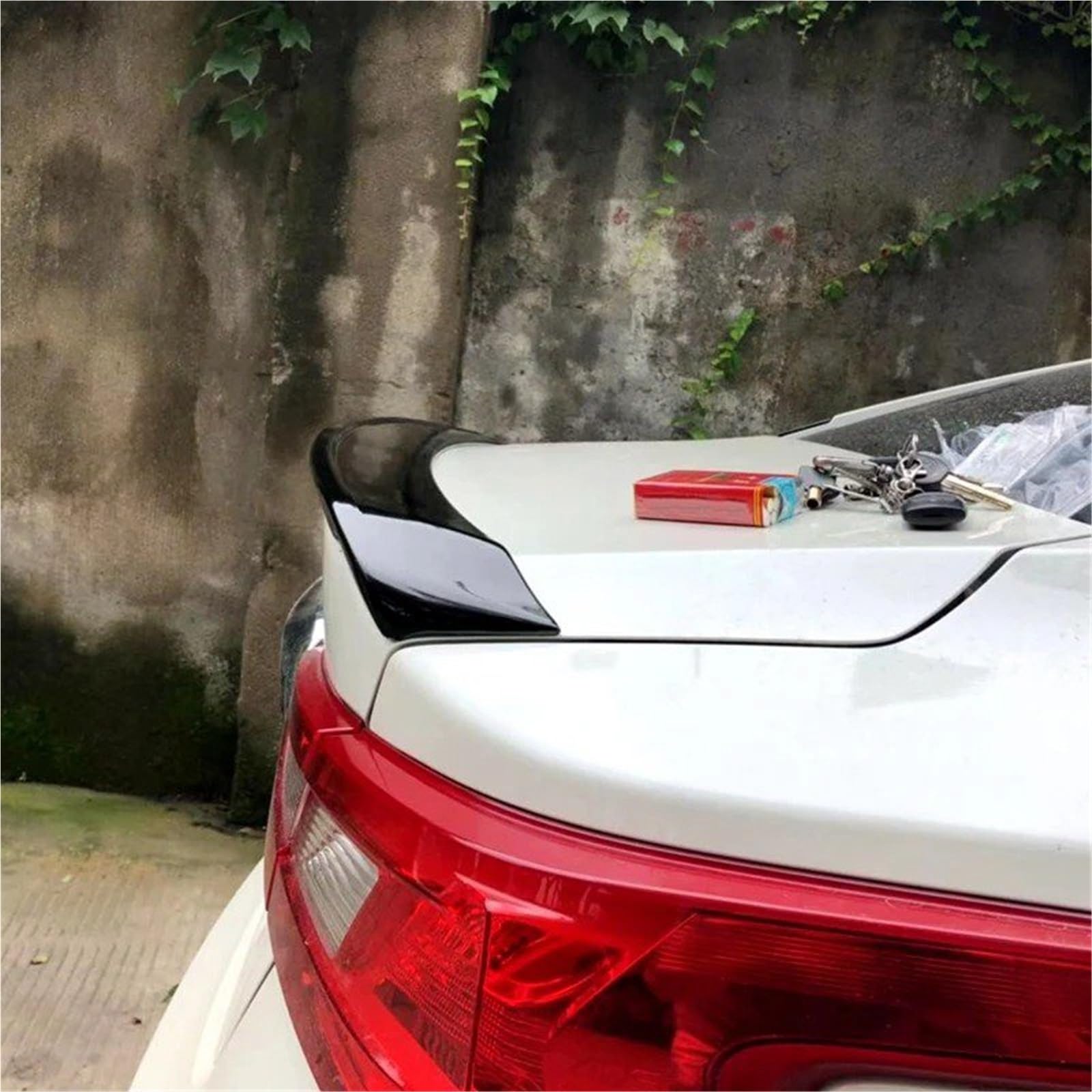Heckspoiler Lippe Für Nissan Für Maxima 2016 2017 2018 2019 2020 Spoiler Sport ABS Kunststoff Carbon Look Heckspoiler Heckspoiler Karosserie Kit Zubehör(Weiß) von Sqnbra