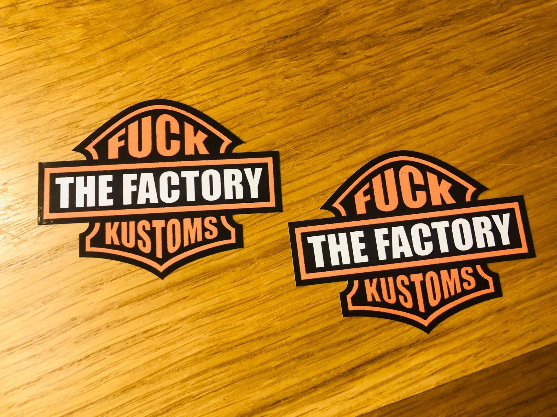 Fuck The Factory KUSTOMS 2 Stück Set Aufkleber Sticker Bike Bobber Ratte Mi327 von Stickerverticker