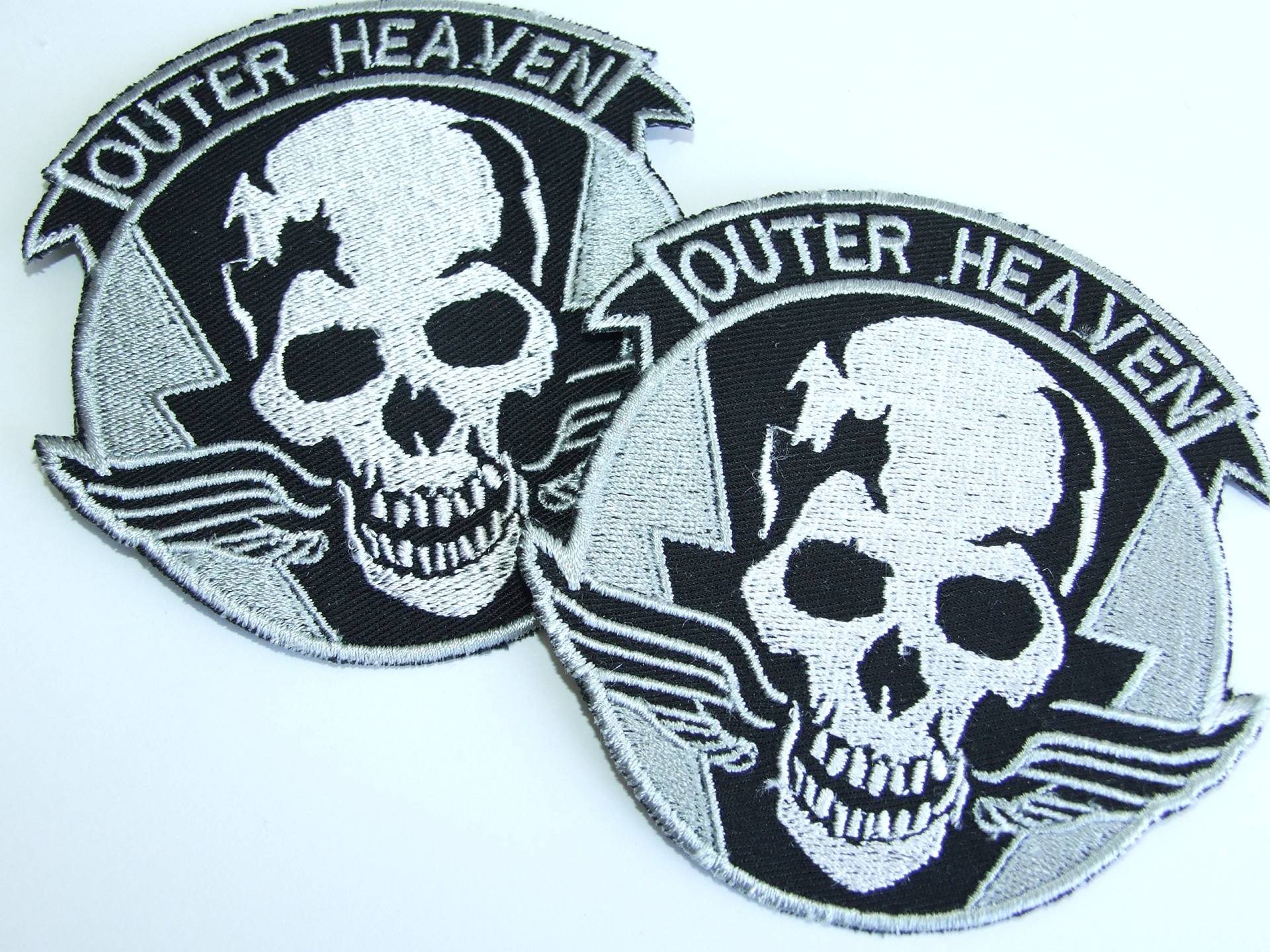 Metal Gear Solid 5: The Phantom Pain Outer Heaven Aufnäher Bügelbild Iron on Patches Applikation , New set of 2 by ONEKOOL Metal Gear Solid 5: The Phantom Pain Outer Heaven Aufnäher Bügelbild Iron on Patches Applikation , New set of 2 by ONEKOOL von TOFOW