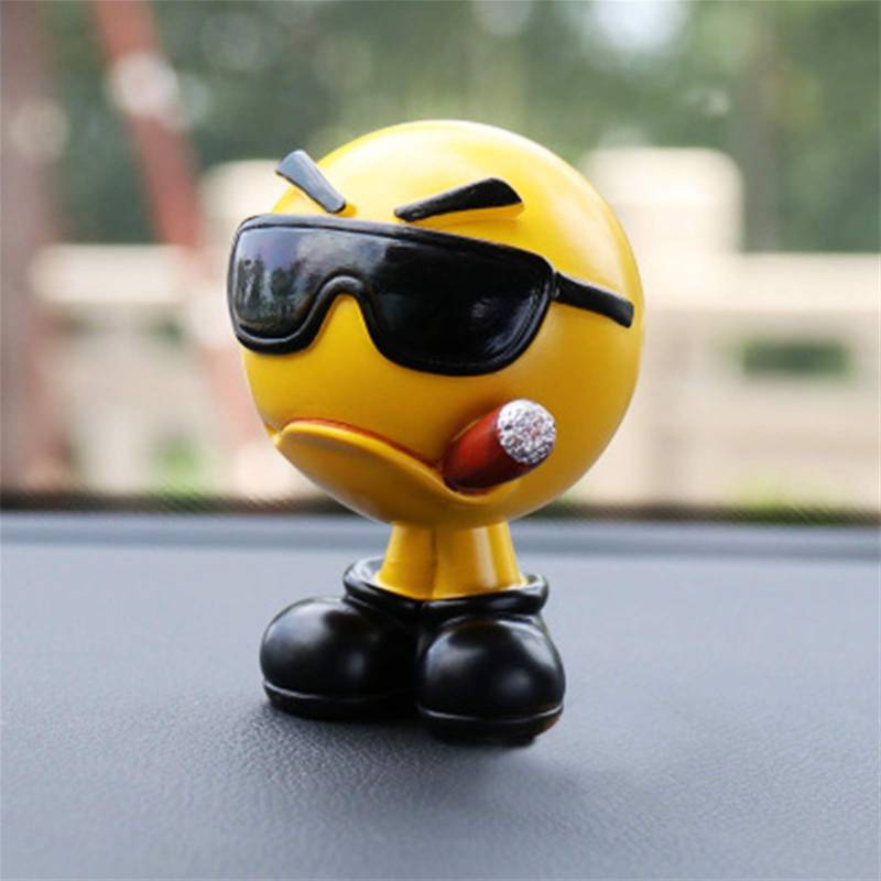 TYUTYU Autodekoration Perfect Harz Schütteln Kopf Puppe Auto Ornamente Hohe Qualität Mode Autozubehör Harajuku Stil Autodekoration für Mädchen (Color Name : Cool) von TYUTYU