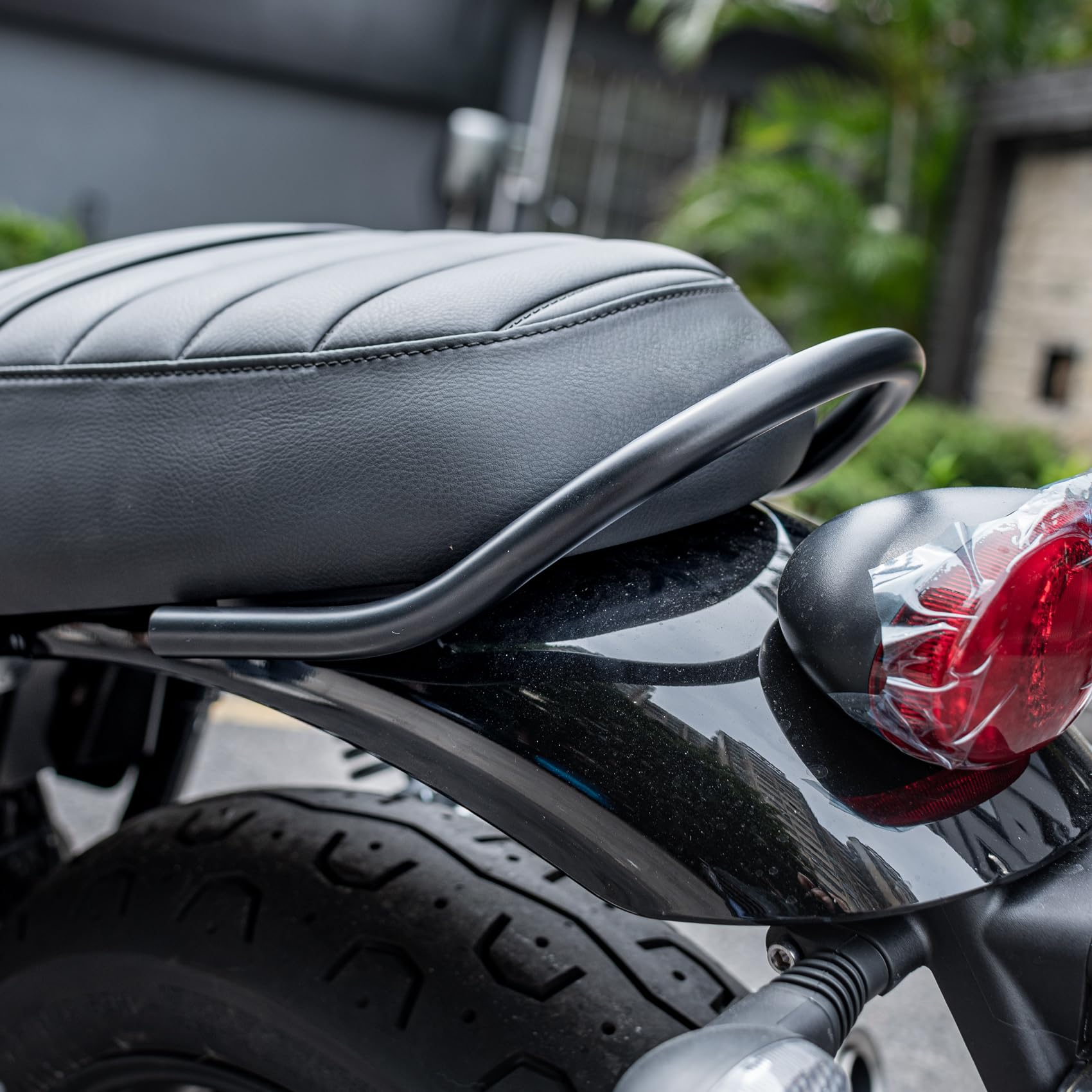 Motorrad Beifahrer Haltegriff für Street Twin 900 2016-2022 Speed Twin 900 2023-2025 Heckgriff Rücksitz Seitengriff Sozius Armlehne, Schwarz Motorrad Beifahrer Haltegriff für Street Twin 900 2016-2022 Speed Twin 900 2023-2025 Heckgriff Rücksitz Seitengriff Sozius Armlehne, Schwarz von TaTonCycle