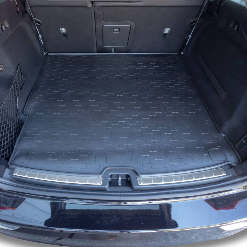 Travall Kofferraummatte Kompatibel mit Volvo XC60 (2017-2021) Autospezifischer Kofferraum Schutzmatte Hund Kofferraumschutz wasserdichte Schwarze Gummi-Allwettermatten von Travall
