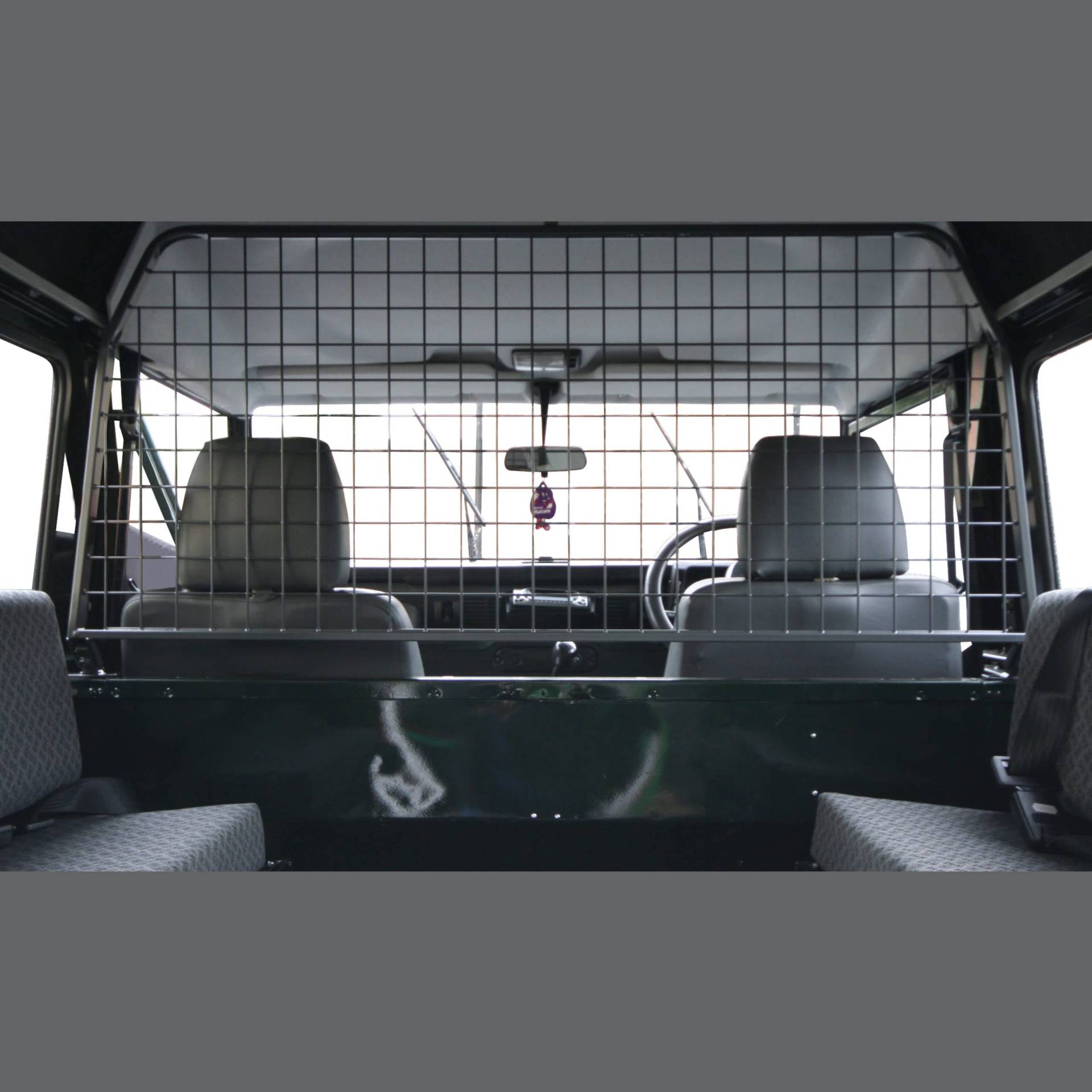 Travall Guard Hundegitter Kompatibel Mit Land Rover Defender 90 und 110 (1983-2016) TDG1003 - Maßgeschneidertes Trenngitter in Original Qualität von Travall