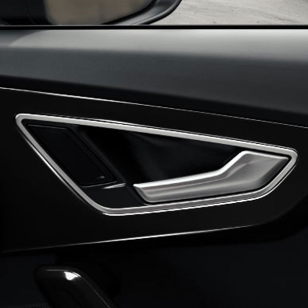 Original Audi Türverkleidung Dekor Blende HINTEN L+R in Brillant-Schwarz Audi Q2 Original Audi Türverkleidung Dekor Blende HINTEN L+R in Brillant-Schwarz Audi Q2 von Volkswagen AG