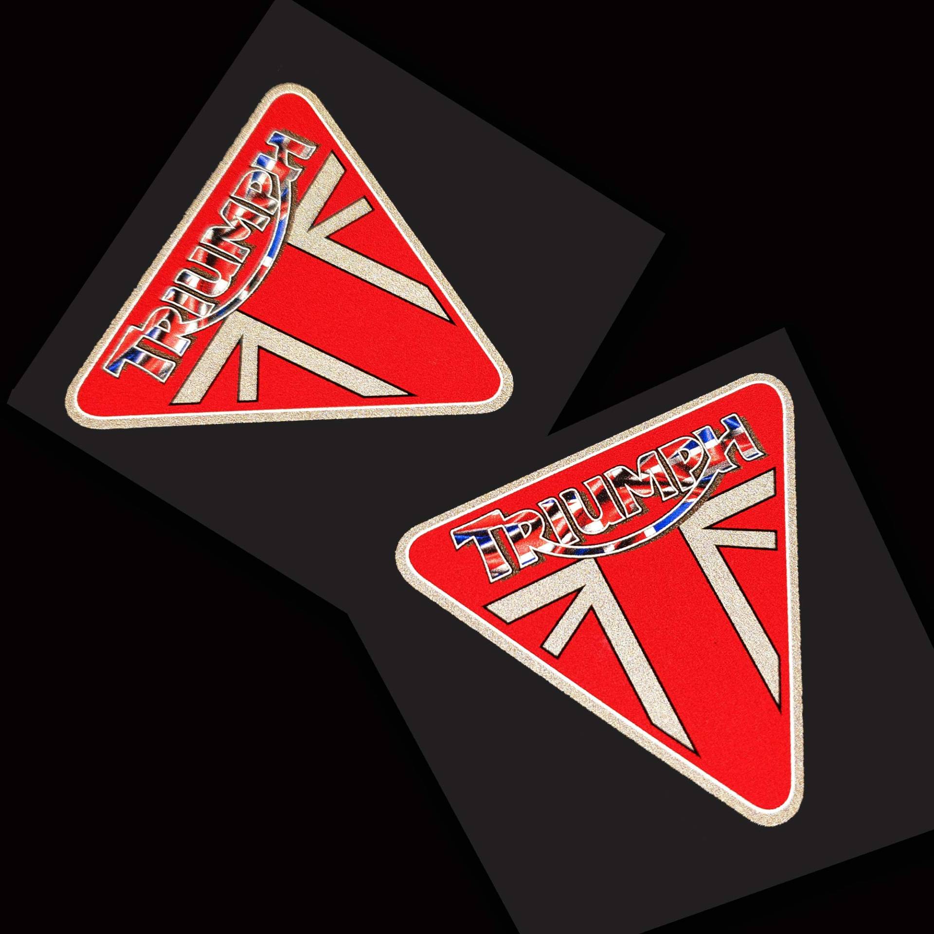 Twisted Melon Triumph-Abzeichen-Aufkleber, reflektierend, 2 Stück, Rot, Größe M Twisted Melon Triumph-Abzeichen-Aufkleber, reflektierend, 2 Stück, Rot, Größe M von Twisted Melon