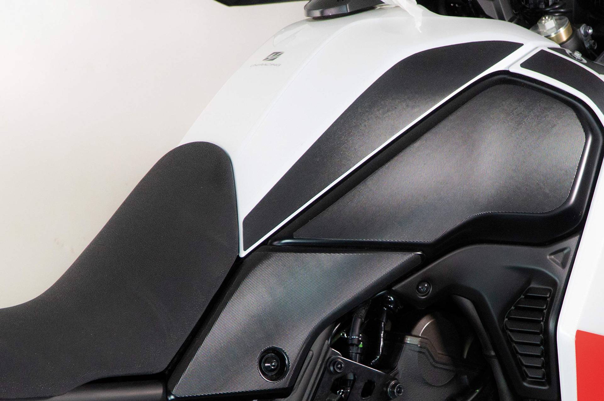 UNIRACING Off Road Tankprotektor Kit für Yamaha Tenere 700 2019-23. Seitensatz UNIRACING Off Road Tankprotektor Kit für Yamaha Tenere 700 2019-23. Seitensatz von UNIRACING