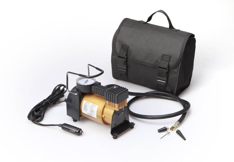 cartrend Kompressor mit Metallgehäuse, Druck 10 bar, mit Luftdruckanzeiger, 12 Volt, max. 10 A, 35 l/min Luftleistung, inkl. Aufbewahrungstasche und Adaptern, 105 cm Schlauchlänge von cartrend