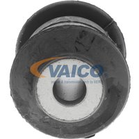 VAICO Querlenkerlager Vorderachse V10-1447 Querlenkerbuchse,Querlenkergummi VW,AUDI,SKODA,Golf V Schrägheck (1K1) von VAICO