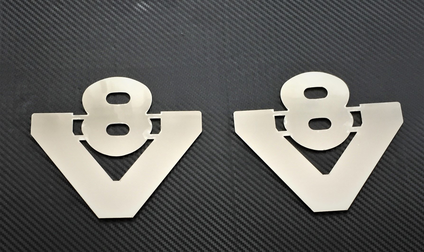 2 Stück Edelstahl kleinen V8-Abzeichen Chrom Zubehör für Scania Trucks alle Serie von VNVIS