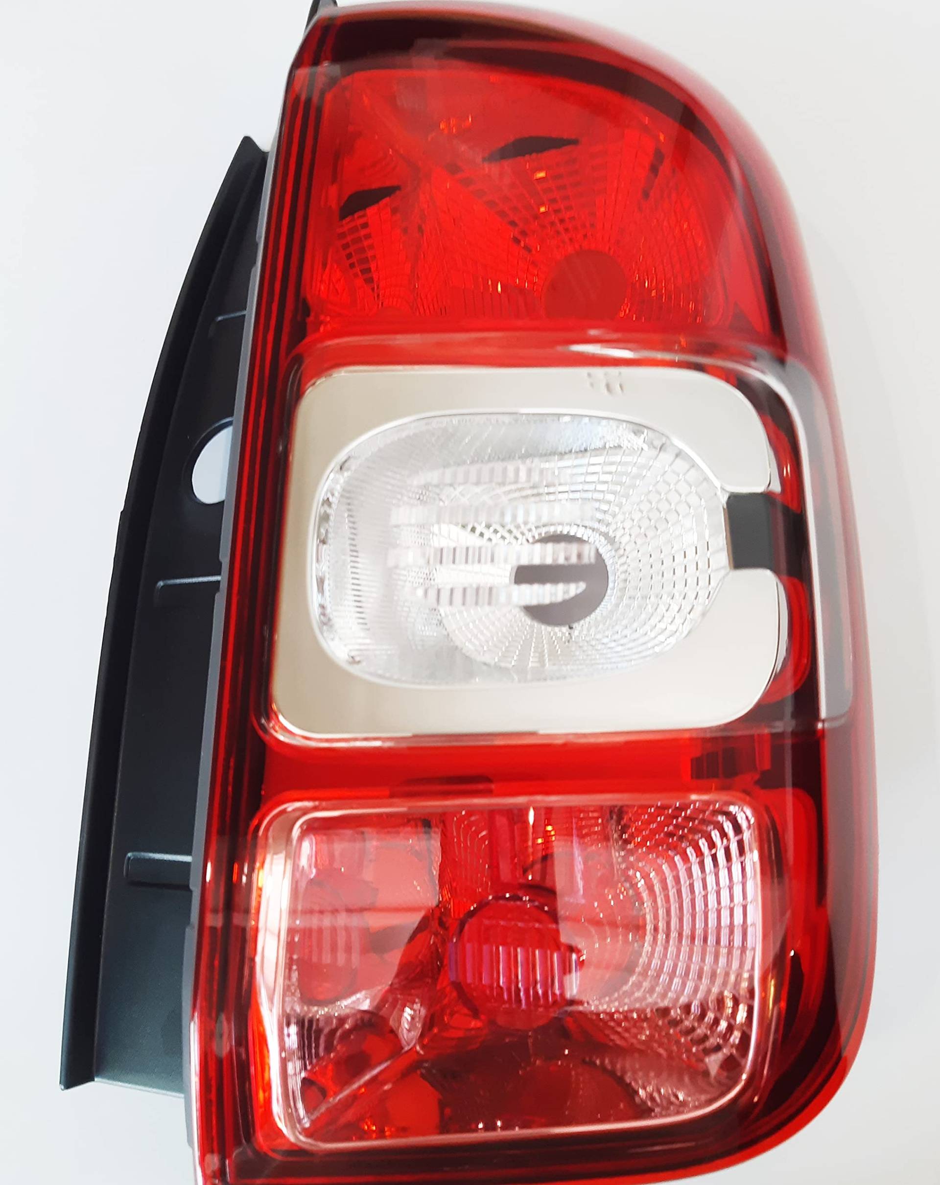 Rücklicht rechts ohne Fassung für Dacia Duster 2013-2017 1x Lampe von VNVISM