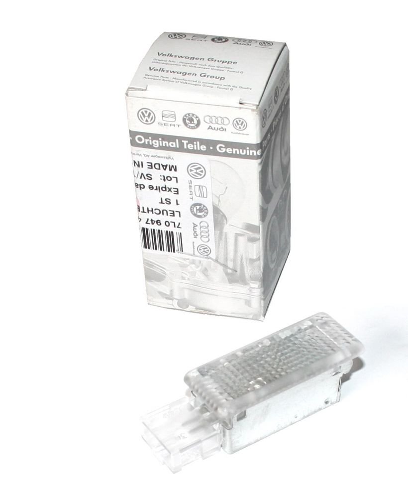Volkswagen 7L0947415 Handschuhfach Leuchte klar Fußraumbeleuchtung Handschuhfachdeckel Lampe Volkswagen 7L0947415 Handschuhfach Leuchte klar Fußraumbeleuchtung Handschuhfachdeckel Lampe von Volkswagen