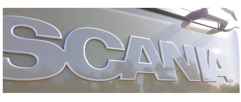 W.B.A. Aufkleber passend für Scania Emblem der Serie S und R ab Bj. 2017-2021 RAL Grautöne Glanz (RAL 7042) von W.B.A.