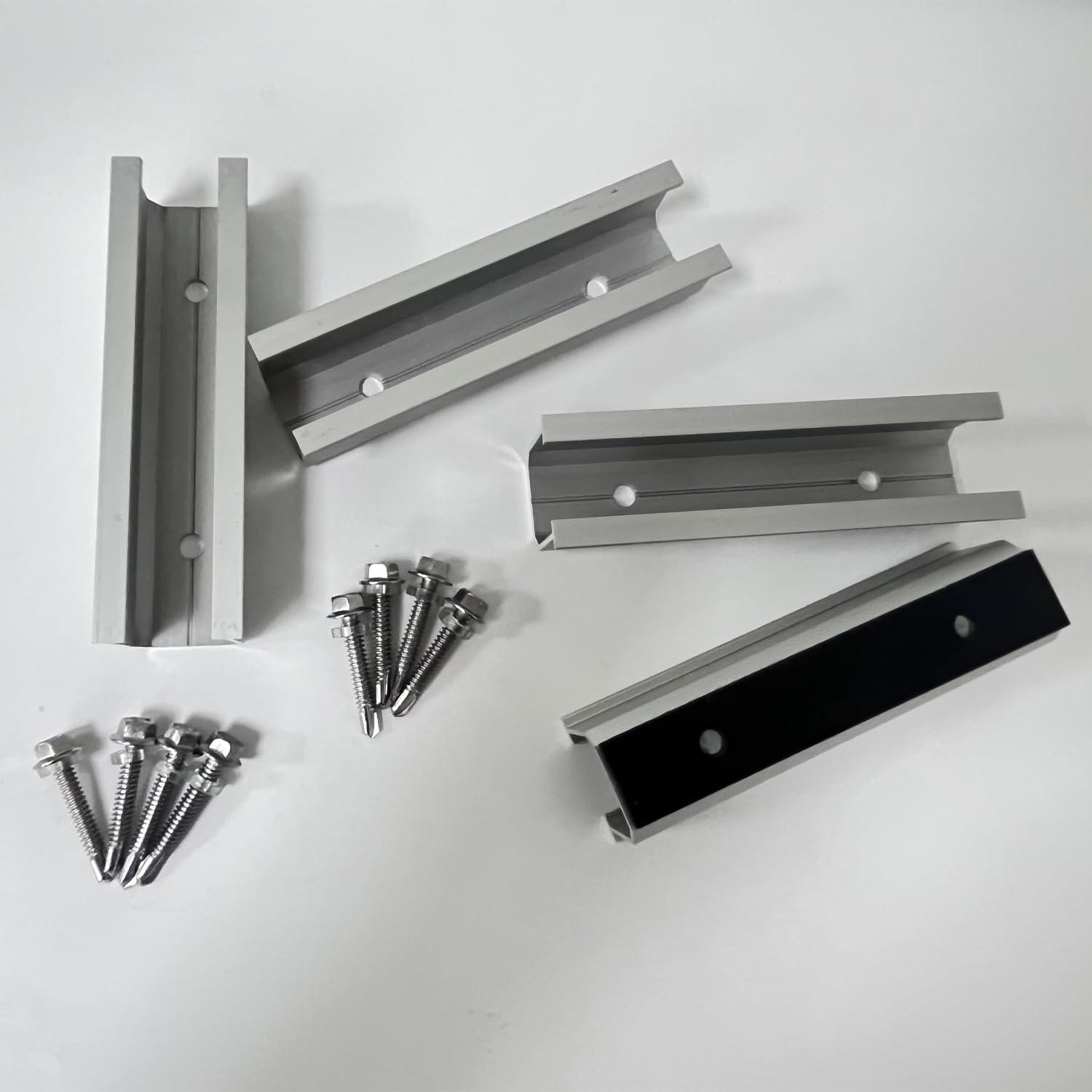 Solarpanel Halterung Kit und Zubehör Schwarz Eloxiert,Halterung für Solarmodule,Befestigungsschiene12cm,Verstellbare Endklemme für 30-35MM Dicke Module,für Flachdach Trapezdachmontage Solarpanel Halterung Kit und Zubehör Schwarz Eloxiert,Halterung für Solarmodule,Befestigungsschiene12cm,Verstellbare Endklemme für 30-35MM Dicke Module,für Flachdach Trapezdachmontage von Warmfay