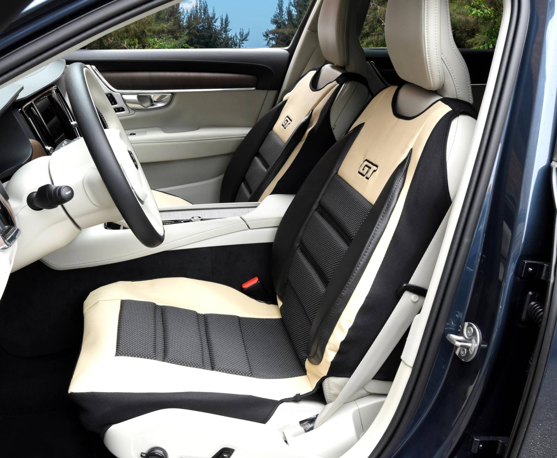 Z4L Universelle Sitzbezüge - Autositzschoner Serie - GT-ER-BEZ, Kustleder mit Polyester, Schwarz mit Beige mit Lendenwirbelstütze von Z4L