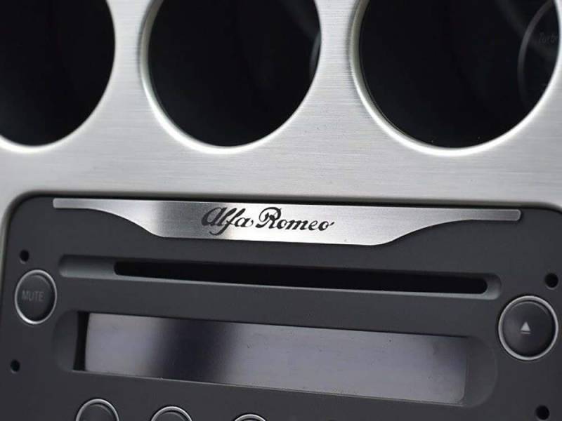 Interieur Stahlabdeckung für Alfa_Romeo 159 & BRERA & SPIDER (939) - 1 Stück Platte Emblem Zubehör Edelstahl Gebürstet Blenden Cockpit Dekor von autoCOVR