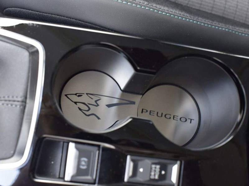 Interieur Stahlabdeckung für Peugeot.208 II Allure GT GT-Line Active Premium 2 Stück Getränkehalter Emblem Platte Zubehör Edelstahl Gebürstet Blenden Cockpit Dekor 208 Zubehör von autoCOVR