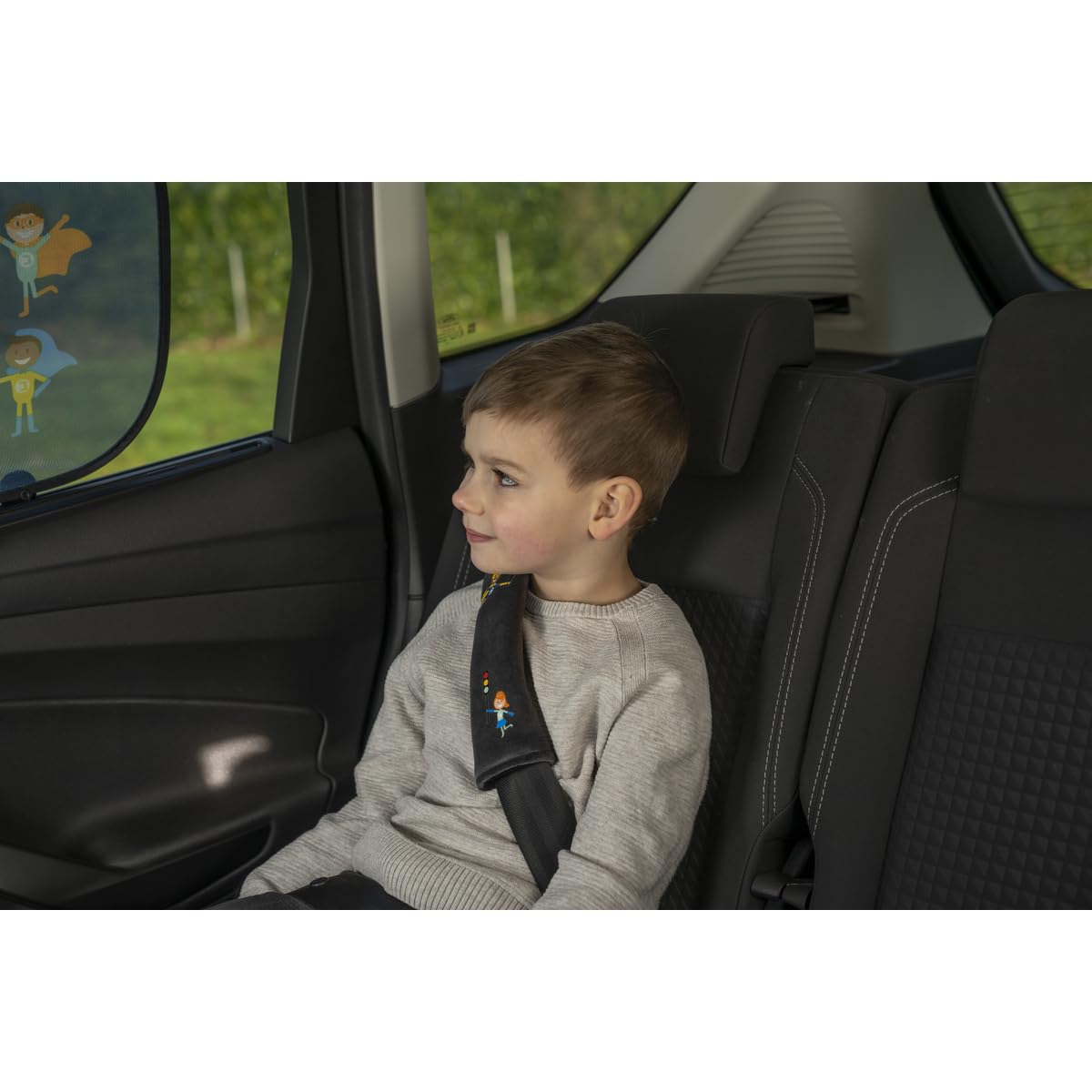 cartrend Gurtpolster-Set HERO,​​ mit angenehmem Stoff, buntes Design für Kinder, einfache Montage, flexible Positionierung, 2 Stück, grau von cartrend