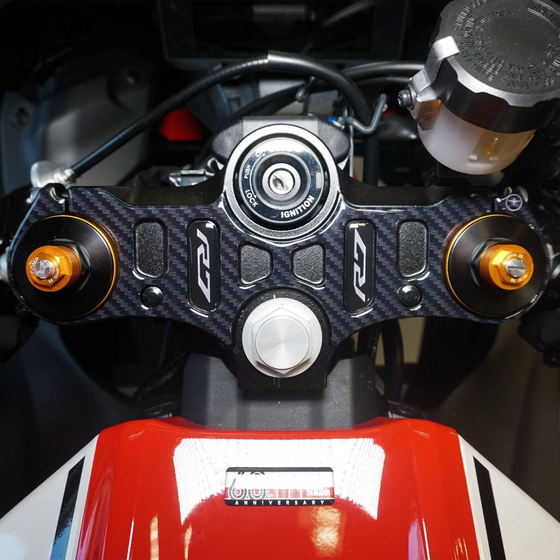 labelbike - 3D Aufkleber Schutz und Dekoration Motorrad Lenkgabelplatte, kompatibel mit Yamaha R7 2021-2024 von LABELBIKE