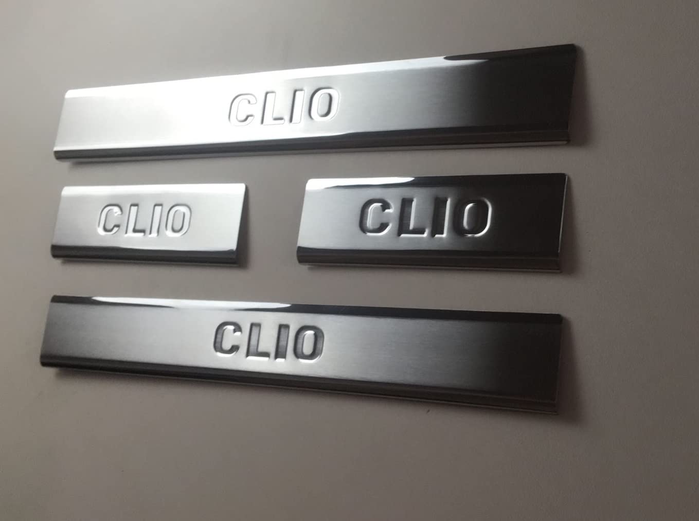 manox für CLİO 5 2019+ Einstiegsleisten Türschutz 4 STK. Chrom Edelstahl von manox