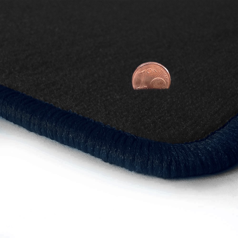 Schwarze Velours Fußmatten in Top-Qualität, Randfarbe Dunkelblau OFM-Q300_R312_00946 von online-fussmatten