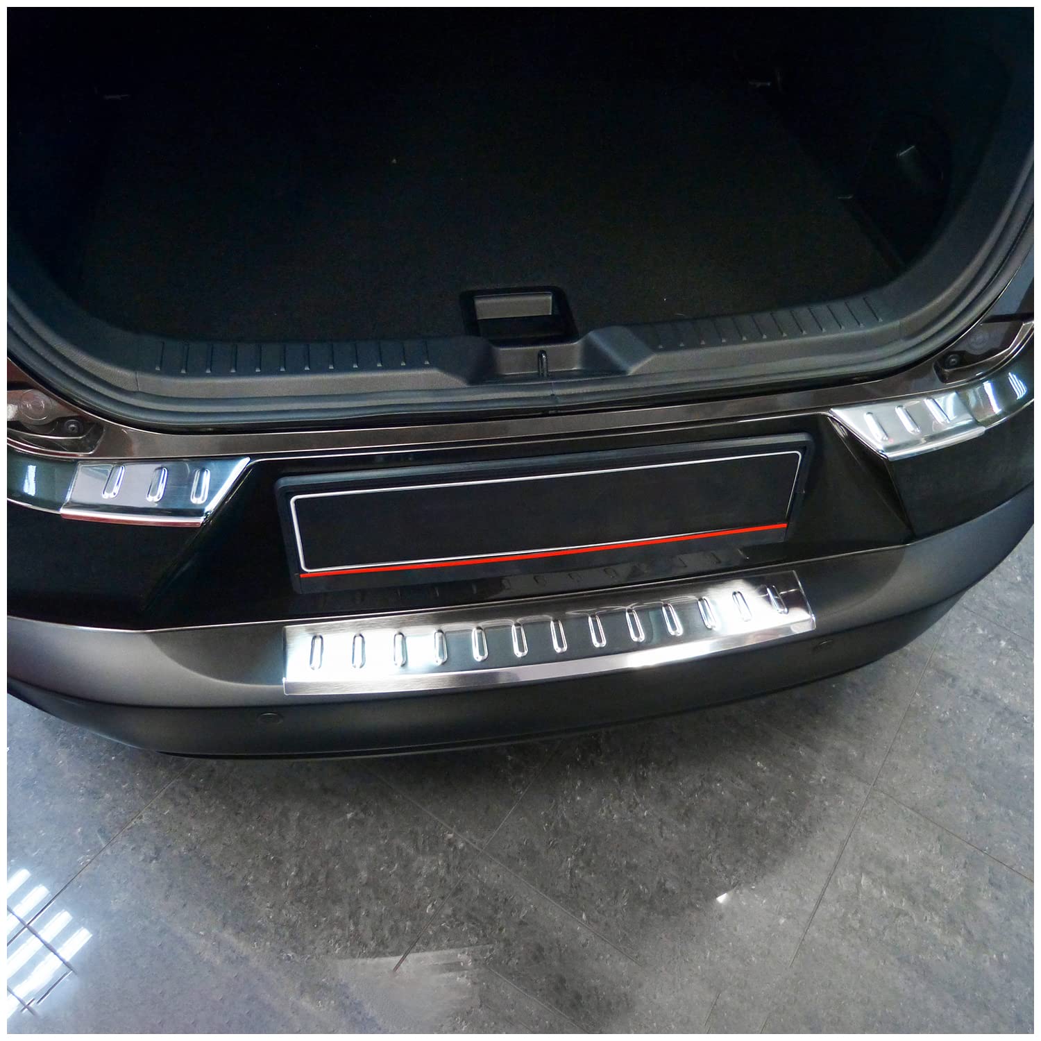 teileplus24 L537 Ladekantenschutz V2A Edelstahl kompatibel mit Mazda CX-3 2015- Abkantung von teileplus24