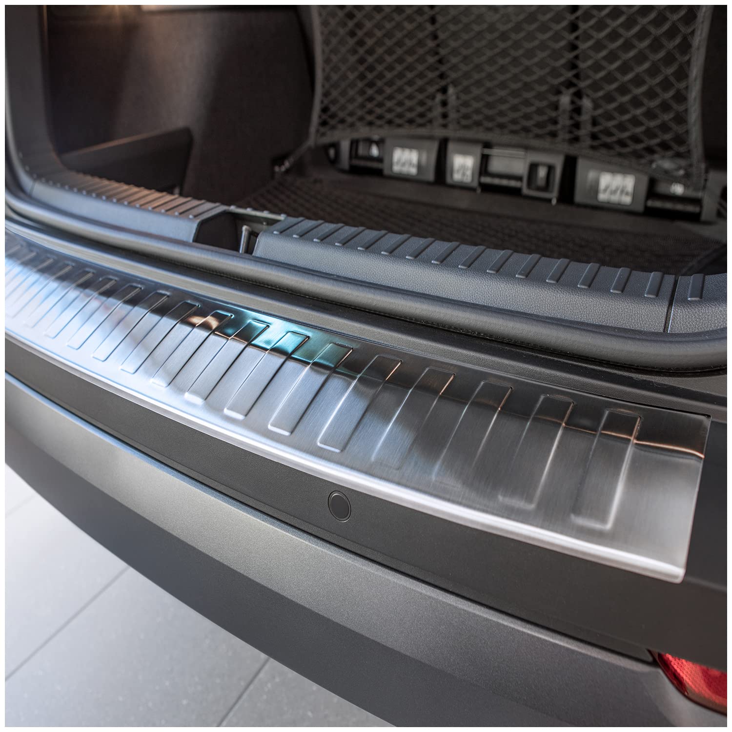 teileplus24 AL117 Ladekantenschutz Aluminium kompatibel mit Skoda Karoq Matt 2017-2021, Farbe:Silber teileplus24 AL117 Ladekantenschutz Aluminium kompatibel mit Skoda Karoq Matt 2017-2021, Farbe:Silber von teileplus24