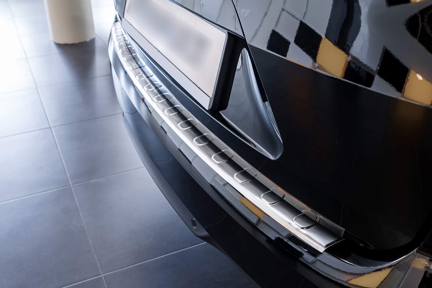 teileplus24 L606 Ladekantenschutz V2A Edelstahl kompatibel mit Renault Mégane Grandtour 4 2016-2020 Abkantung, Farbe:Silber gebürstet von teileplus24
