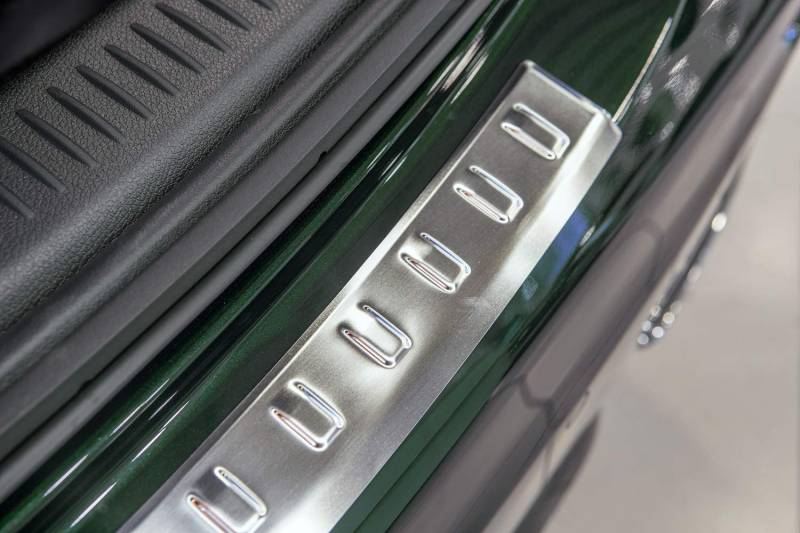 teileplus24 L652 Ladekantenschutz V2A Edelstahl kompatibel mit Mercedes E-Klasse W213 2016- Abkantung, Farbe:Silber gebürstet von teileplus24