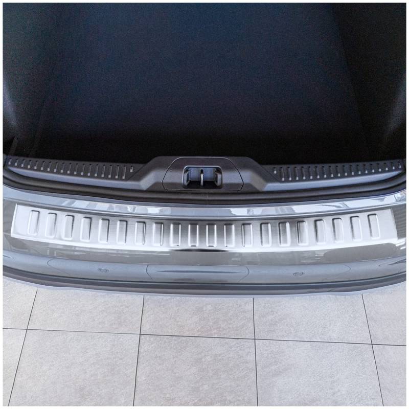 teileplus24 L690 Ladekantenschutz V2A Edelstahl kompatibel mit Ford Focus 4 Stufenheck 2018- Abkantung, Farbe:Silber gebürstet von teileplus24