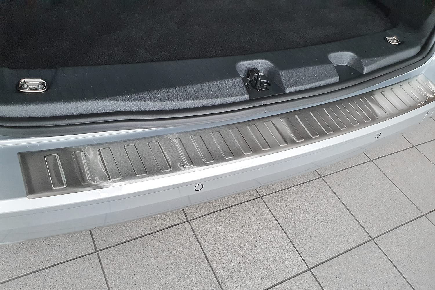 tuning-art BL1012 Ladekantenschutz mit Abkantung passend für VW Caddy 5 2020-, Farbe:Silber tuning-art BL1012 Ladekantenschutz mit Abkantung passend für VW Caddy 5 2020-, Farbe:Silber von tuning-art
