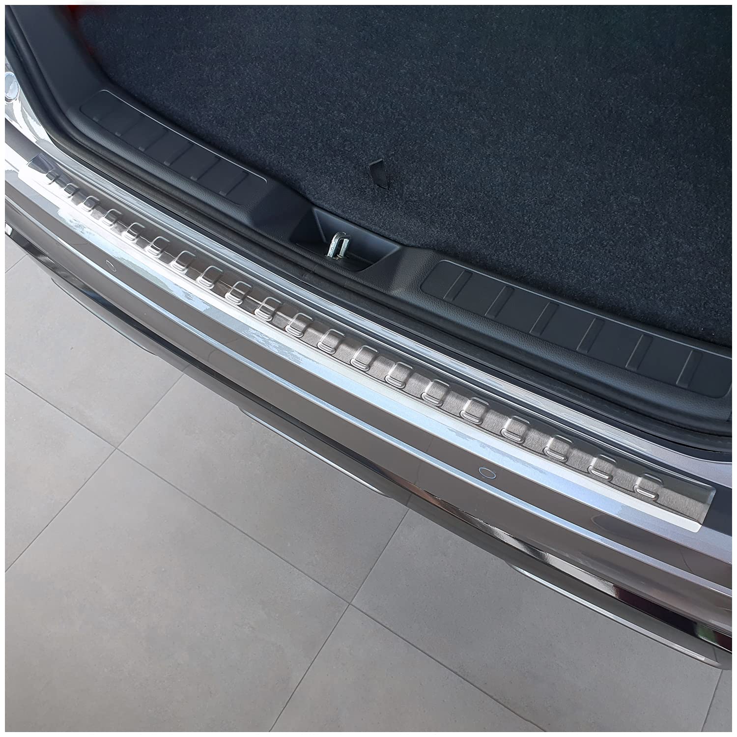 tuning-art BL1023 Ladekantenschutz mit Abkantung passend für Mitsubishi Eclipse Cross FL 2021-, Farbe:Silber tuning-art BL1023 Ladekantenschutz mit Abkantung passend für Mitsubishi Eclipse Cross FL 2021-, Farbe:Silber von tuning-art