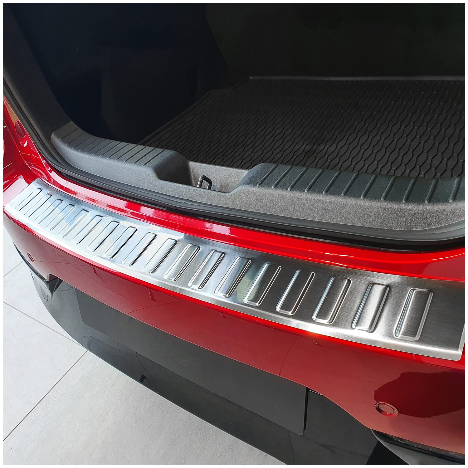 tuning-art BL983 Ladekantenschutz mit Abkantung passend für Mazda 3 Stufenheck 2019-, Farbe:Silber tuning-art BL983 Ladekantenschutz mit Abkantung passend für Mazda 3 Stufenheck 2019-, Farbe:Silber von tuning-art