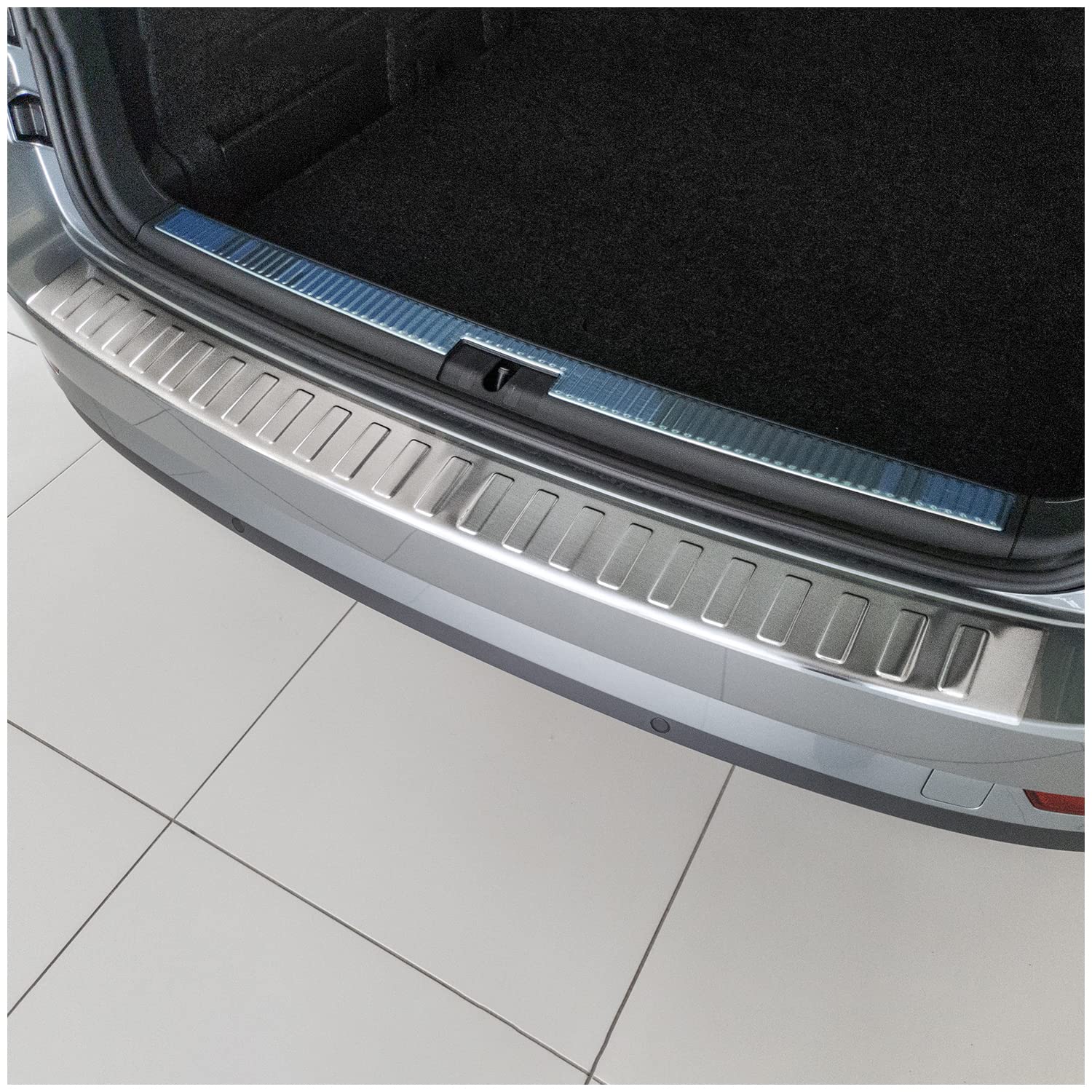 tuning-art L382 Edelstahl Ladekantenschutz kompatibel mit Skoda Superb 3 Kombi 2019-2023, Farbe:Silber tuning-art L382 Edelstahl Ladekantenschutz kompatibel mit Skoda Superb 3 Kombi 2019-2023, Farbe:Silber von tuning-art