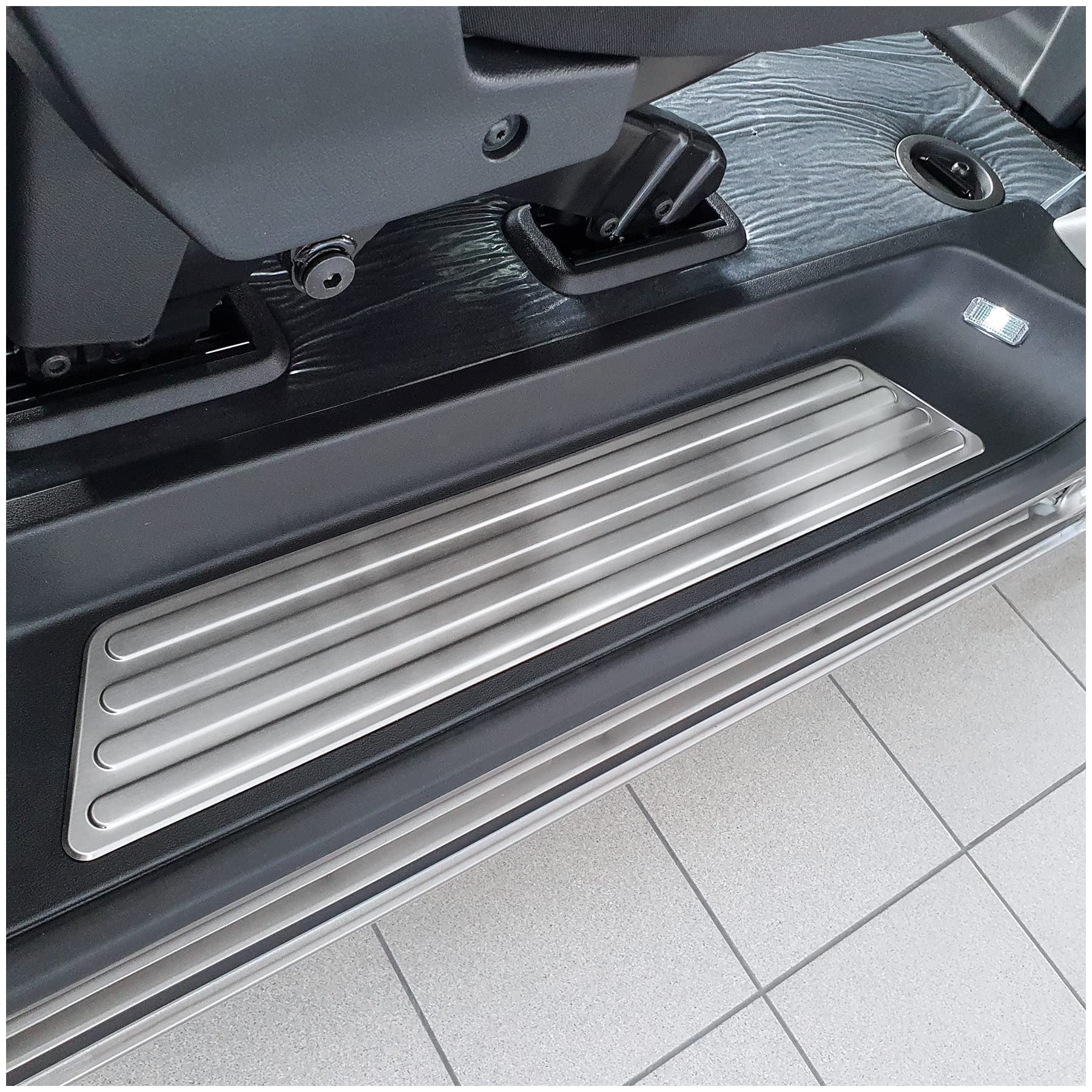 tuning-art XF514-1 4-teiliges Edelstahl Einstiegsleisten Set passend für VW T6 T6.1 Multivan Caravelle 2015-2024, Farbe:Silber tuning-art XF514-1 4-teiliges Edelstahl Einstiegsleisten Set passend für VW T6 T6.1 Multivan Caravelle 2015-2024, Farbe:Silber von tuning-art